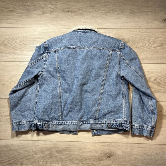 Levi’s Womens Small Original Sherpa Trucker Jean Jacket Small Divided Blue - Picture 3 of 3
